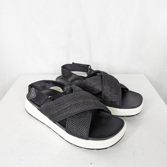 Ugg Nella Black Mesh Strappy Criss Cross Sandals - Picture 1 of 8